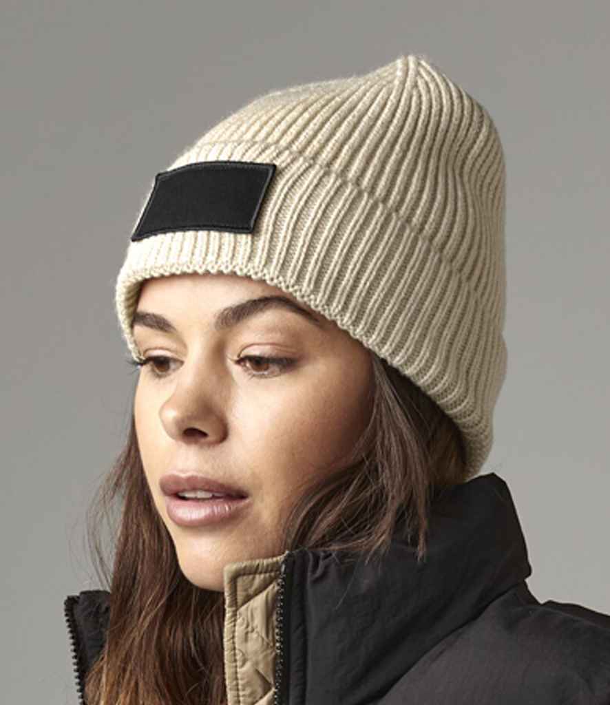 BB442R Oatmeal/Black Model