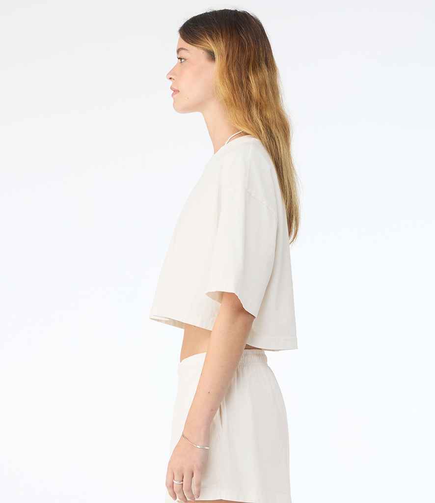 BL6882 Vintage White Model