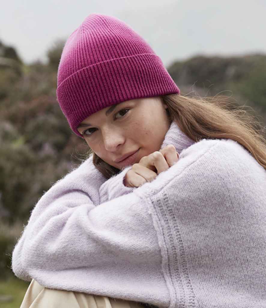 BB533 Pink Dip Dye Model